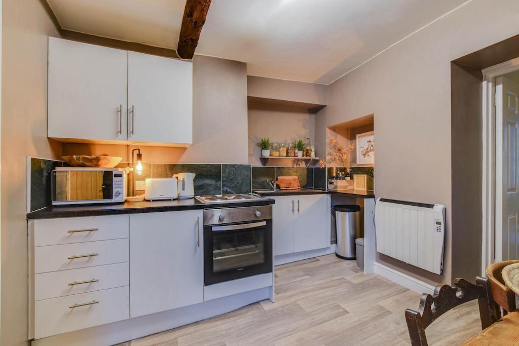 The Malthouse - Naturally Styled Central Apartment Cirencester Eksteriør billede